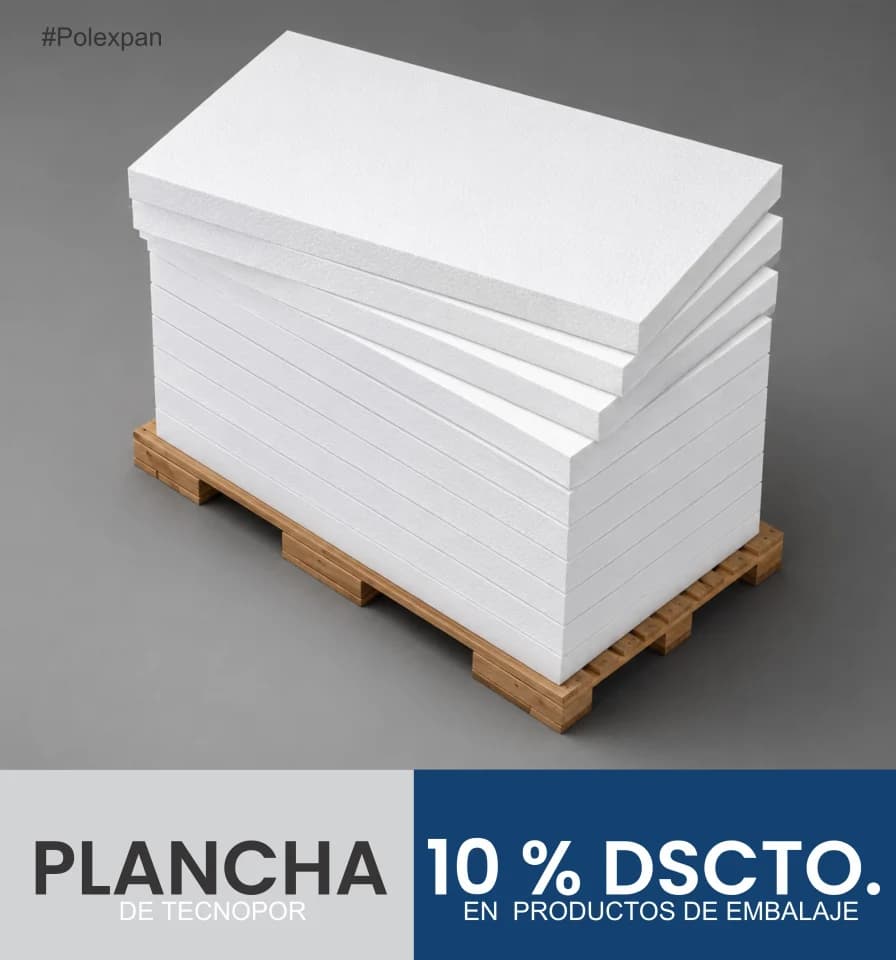Ruma de planchas de tecnopor apiladas sobre un pallet de madera. Rotulada «Plancha de tecnopor» y «10 % de descuento en productos de embalaje».