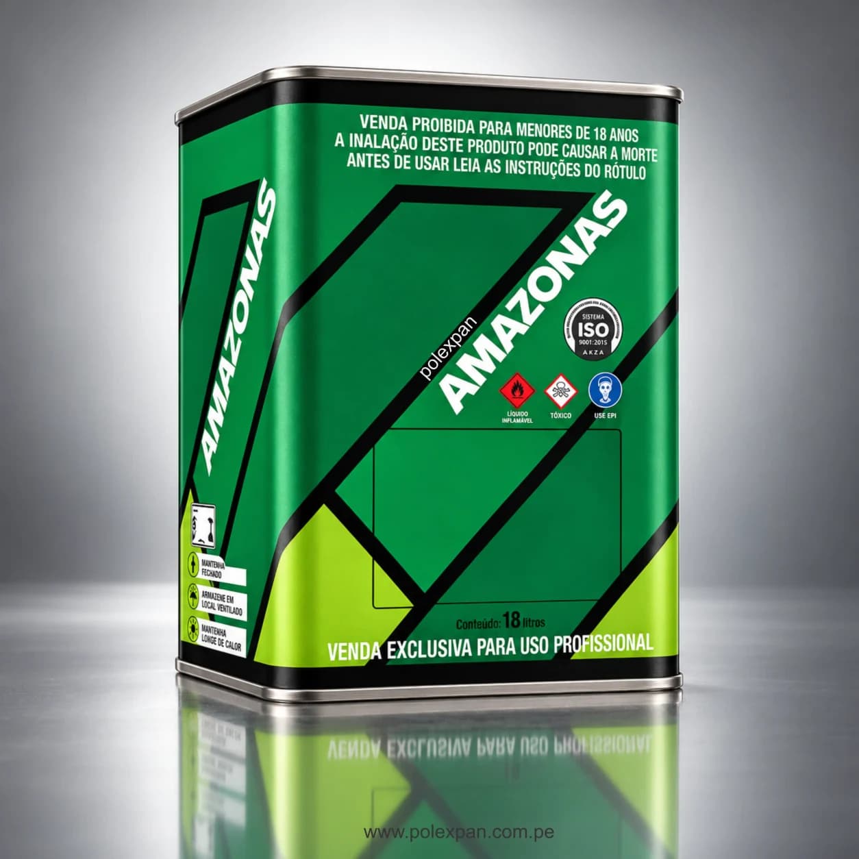 Lata de 5 galones del pegamento Amazonas, verde con franjas negras y verde limón. Rotulada «polexpan AMAZONAS» y «Conteúdo: 18 litros», con el sello ISO 9001:2015, pictogramas de líquido inflamable, tóxico y uso de equipo de protección, y avisos en portugués: venta prohibida a menores de 18 años, la inhalación puede causar la muerte y venta exclusiva para uso profesional.